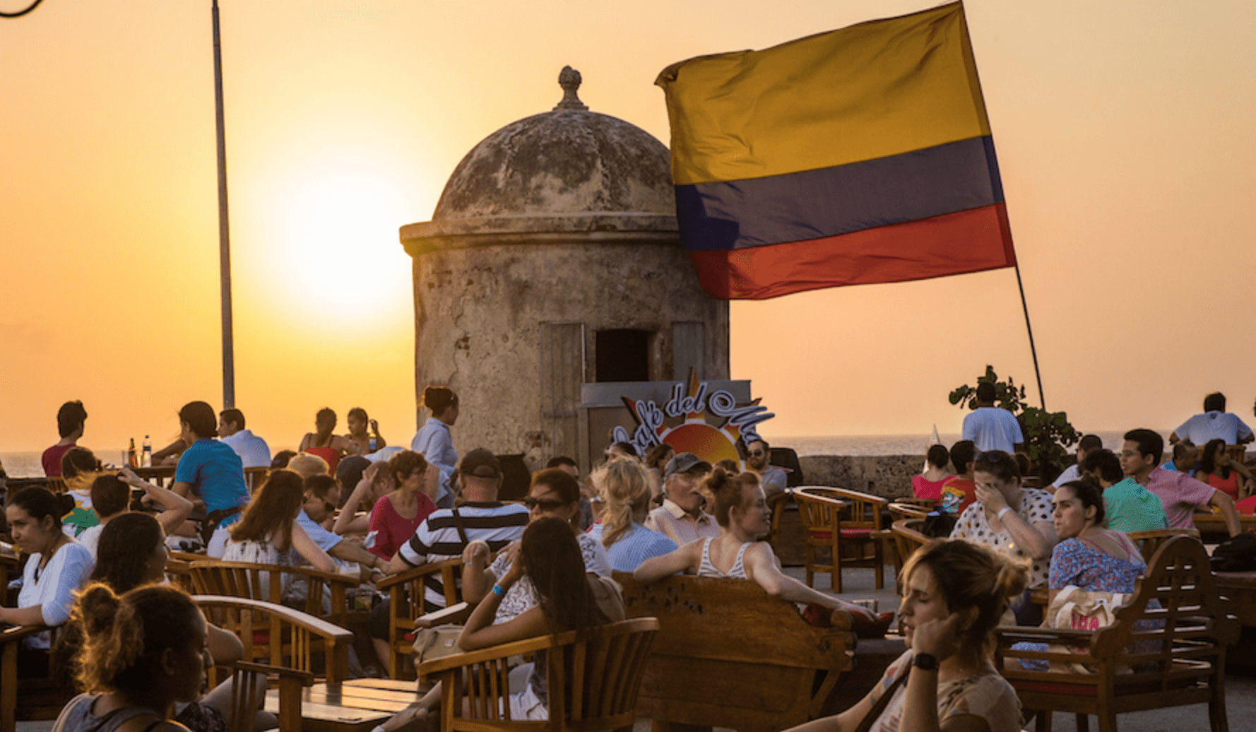 City Tour Cartagena | coffee in the beach