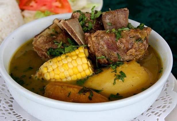 sopa de costilla colombiana 2